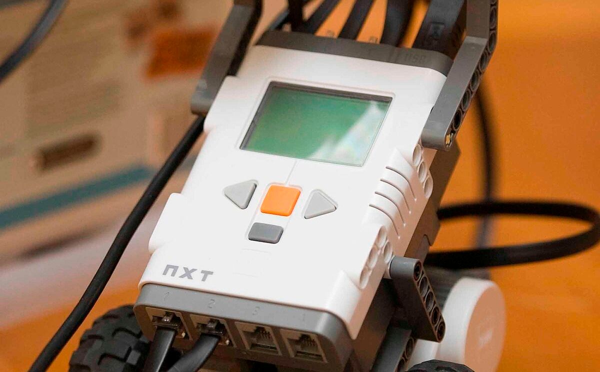 Community Building - the LEGO way.