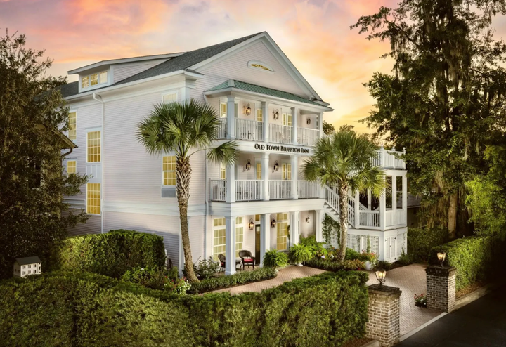 Lobbies with benefits