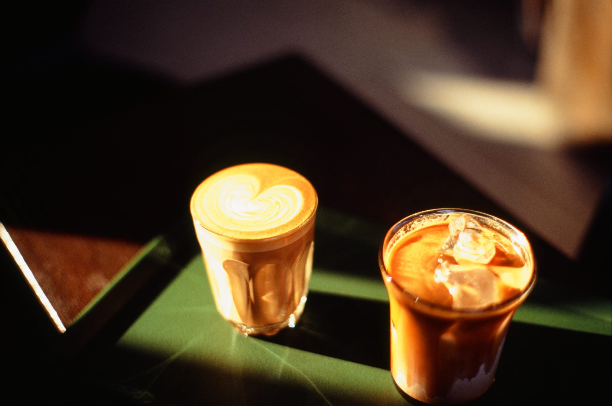 미놀타 X-300과 벨비아100으로 촬영한 카페의 음료들