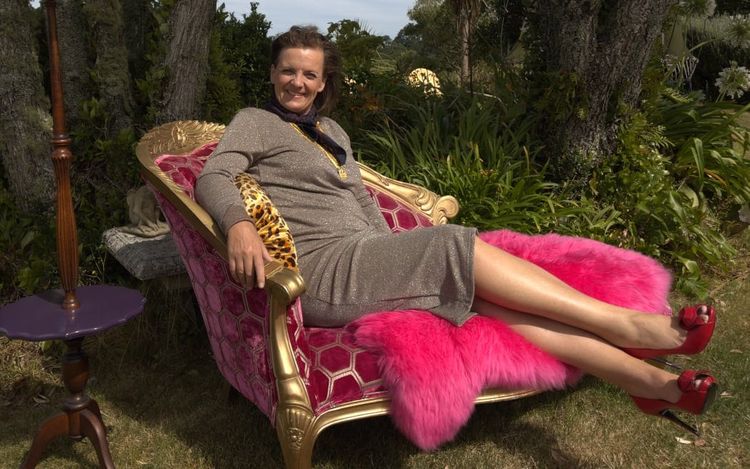 Cancer and comedy: Emma Lange returns to the stage with a winning cocktail