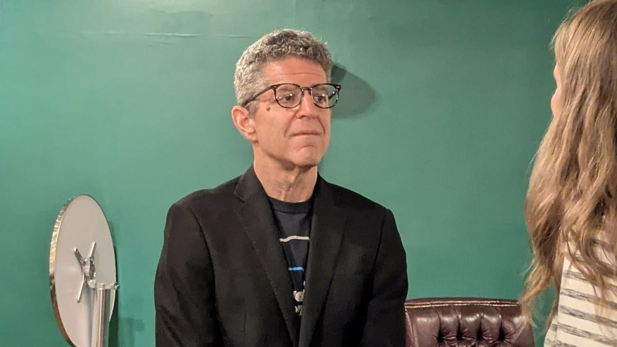 New York Times contributor Steve Knopper says a great pitch can beat experience