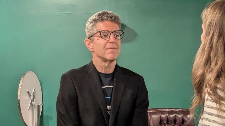 New York Times contributor Steve Knopper says a great pitch can beat experience
