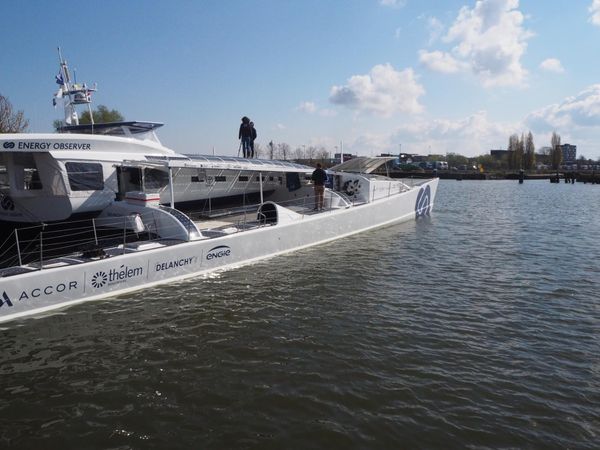 Franse Explorers op de Energy Observer