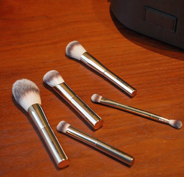 The Hourglass Face & Eye Travel Brush Set: My Travel Makeup Brush Edit