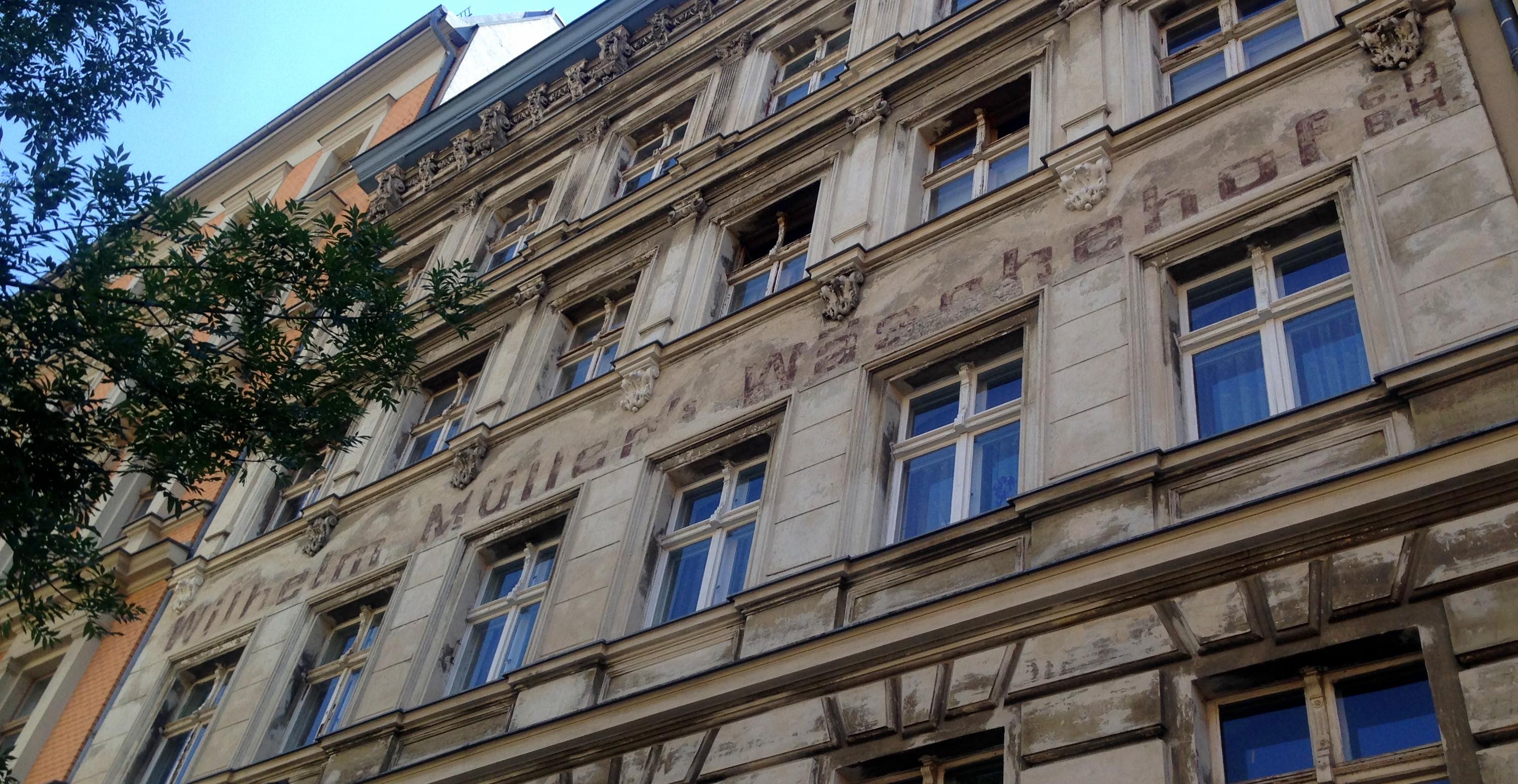 Fassade Schriftzug Prenzlauer Berg
