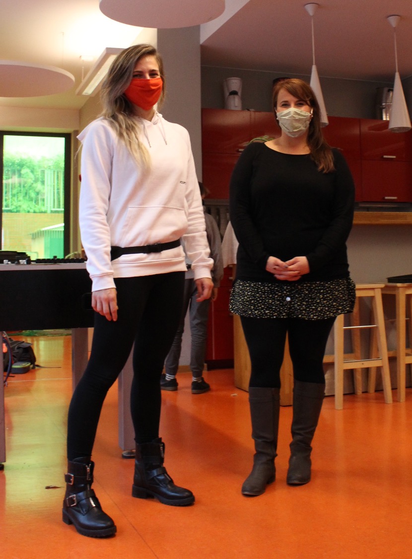 Gherina und Sandra arbeiten seit Jahren mit Kindern und Jugendlichen aus dem Kiez. Foto: Twenty Two.