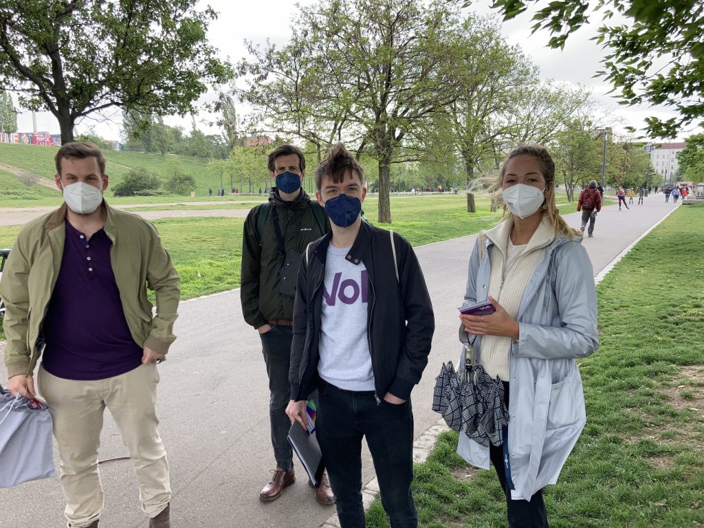 Das Volt-Team auf Stimmenfang im Prenzlauer Berg