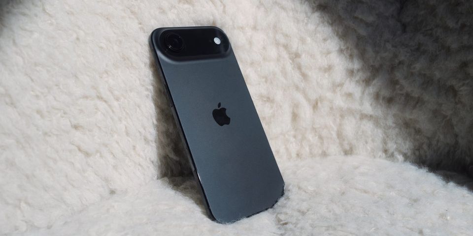 A photo of the back of iPhone Air in space black