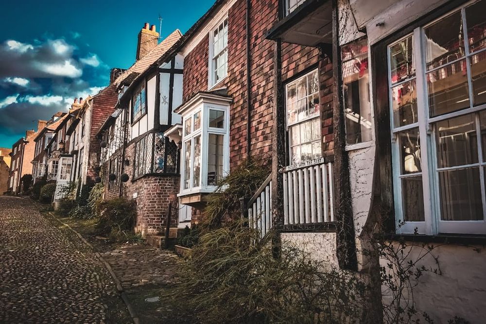 How Much Do Mortgage Brokers Charge UK 2026?