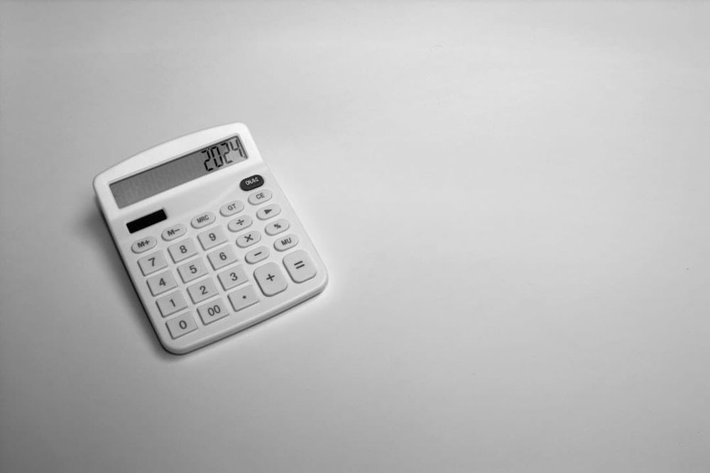 Savings Interest Calculator UK: Work Out Your Returns 2026