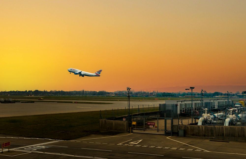 UK Visa In-Country vs Out-of-Country Applications 2026: Which Applies and Why It Matters