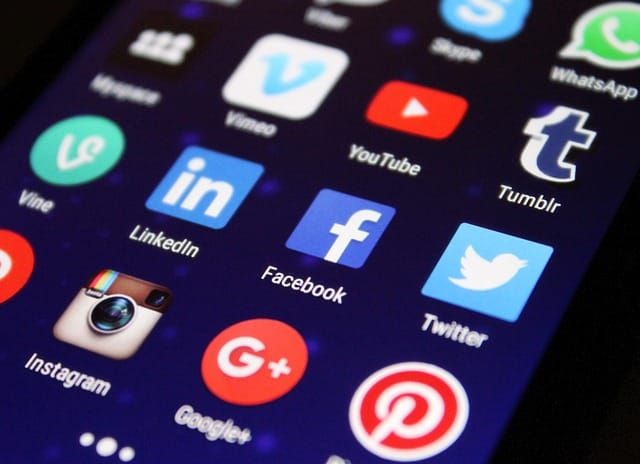 Why the Kaeltripton Financial Index Includes Social Media Links on Listings post image