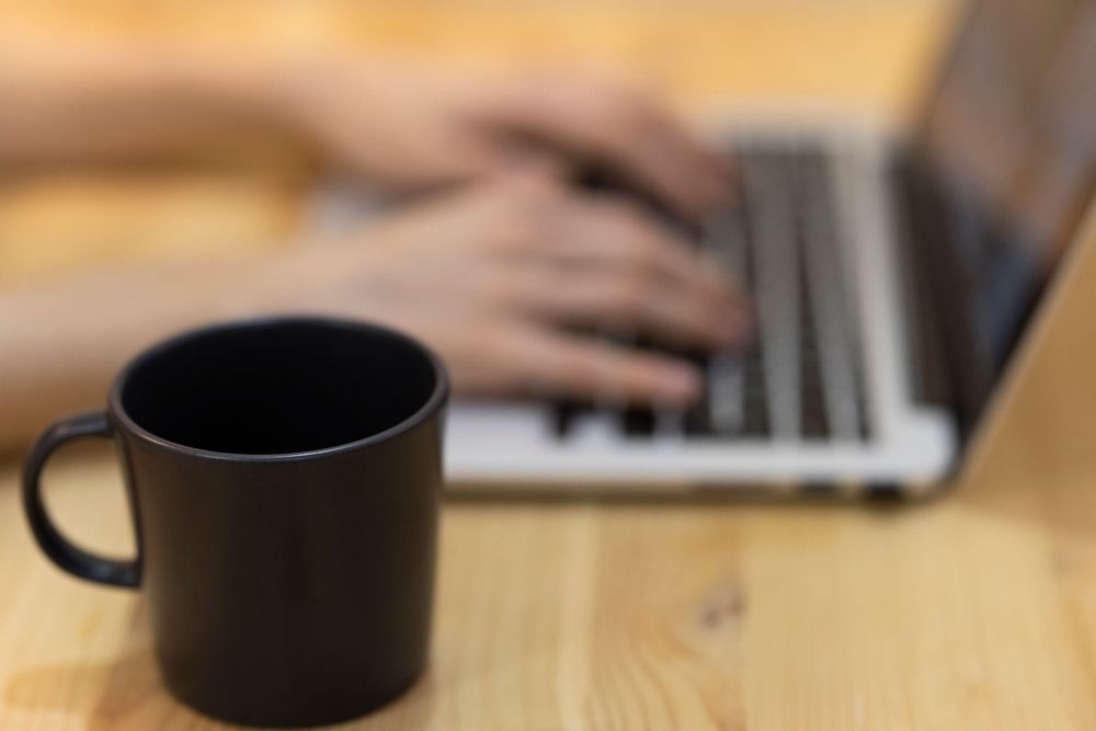 Freelance vs agency content writing: where each model actually wins