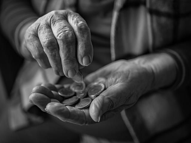 SIPP vs Personal Pension UK 2026 — What Is the Difference? post image