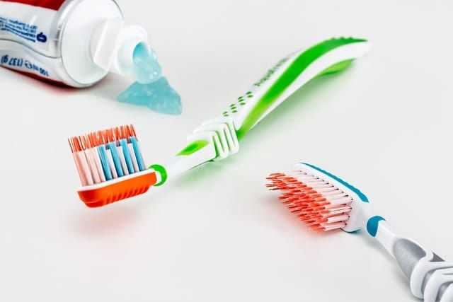 Toothbrushes & Toothbrush Racks — KENT COMMUNITY HEALTH NHS FOUNDATION TRUST | Bid intelligence