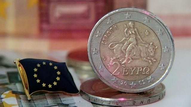 UK Emergency Fund: How Much and Where to Hold It