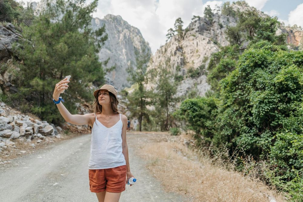 Using eSIM When Travelling Abroad: How to Set Up a Local SIM