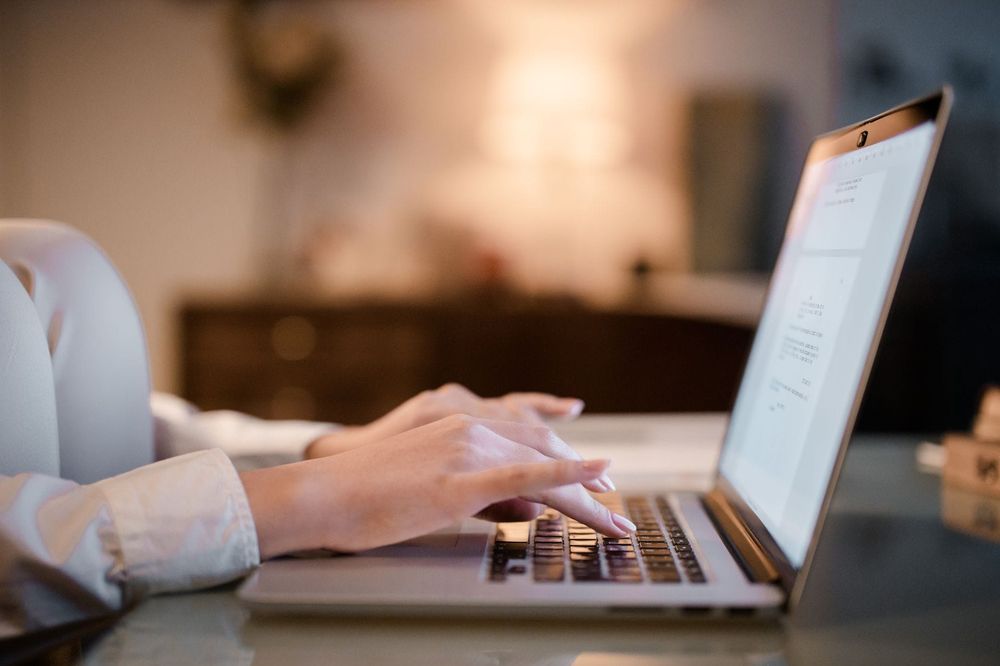 Mobile Broadband vs Home Broadband: Which Is Right for You?