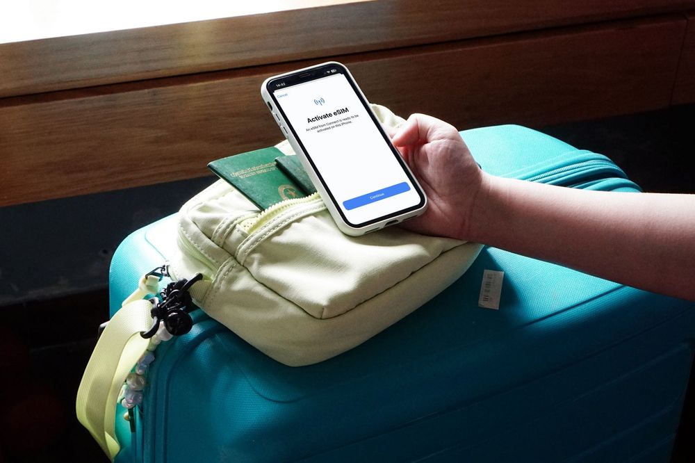Mobile Data Roaming Costs: What UK Travellers Pay and How to Manage