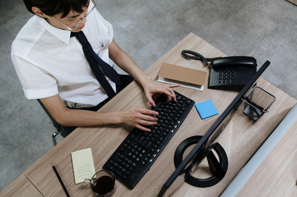 employment redundancy office worker uk