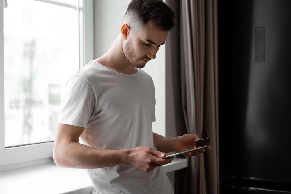 SIM-Only vs Phone Contract vs Pay As You Go: Which Is Right for You?