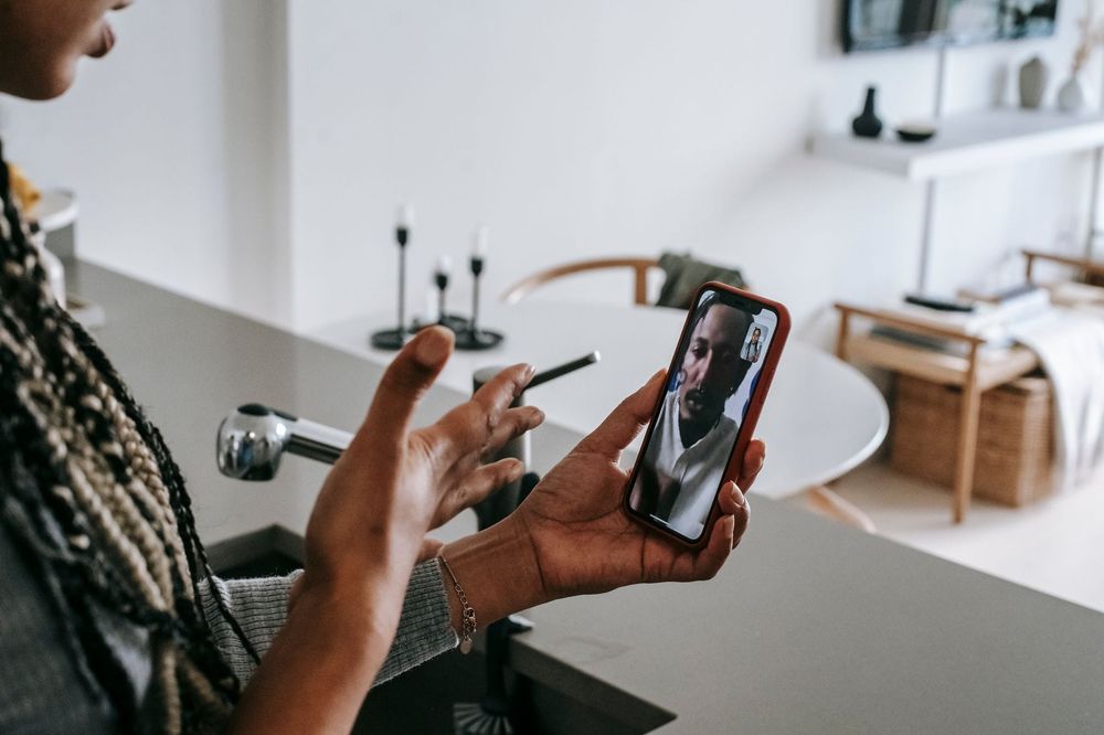 WiFi Calling vs VoIP: What Is the Difference?