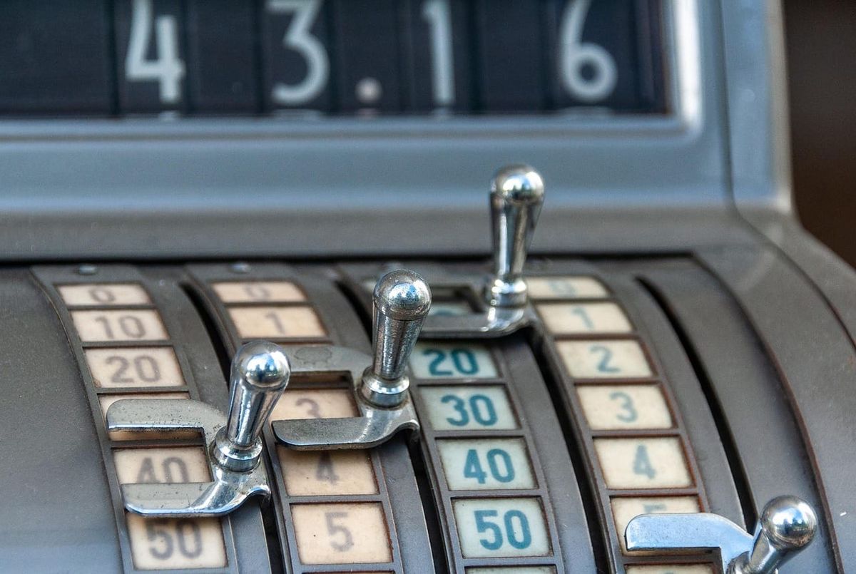 Invoice Discounting UK 2026: How It Works, Costs & Best Providers