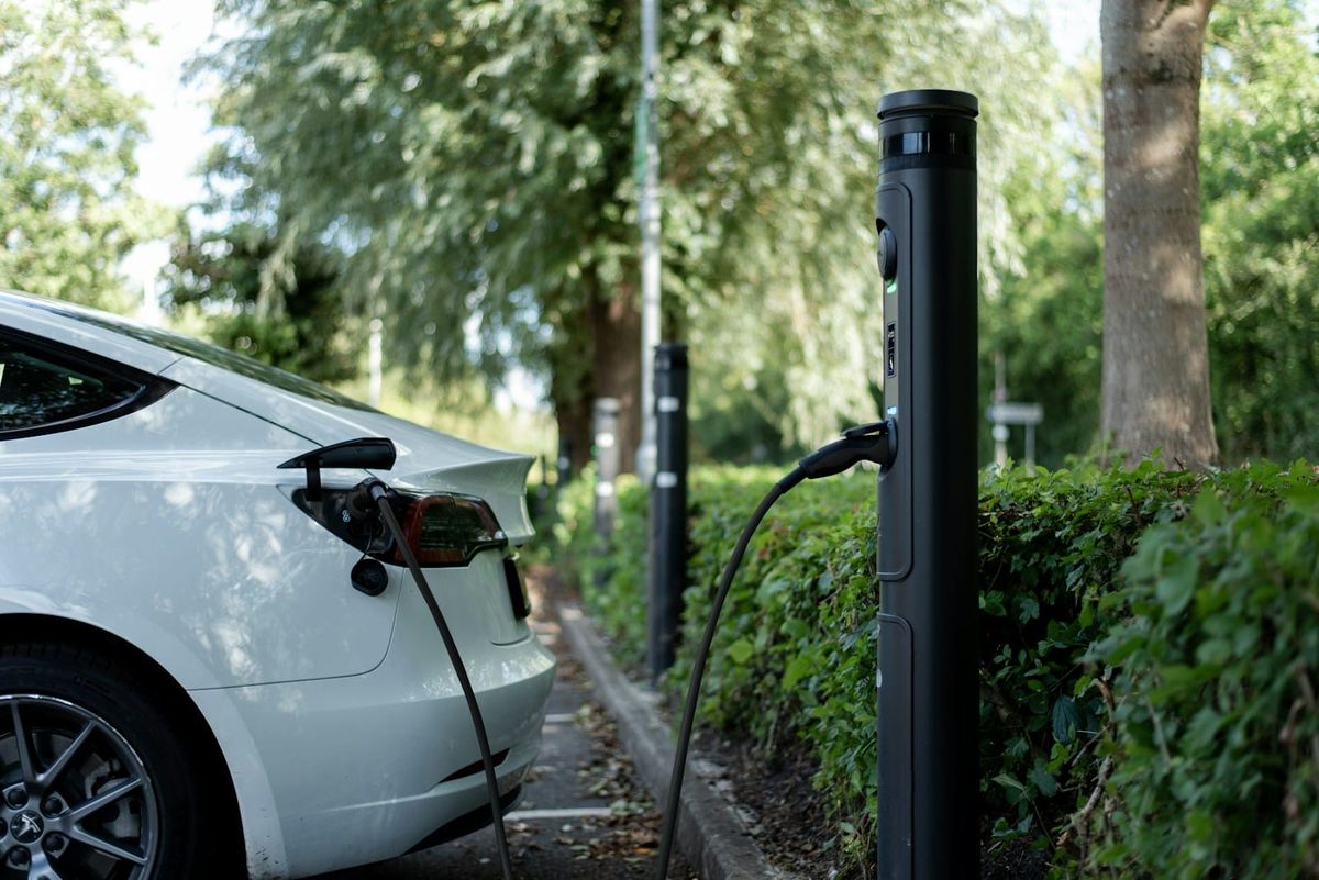 Best EV Home Charger UK 2026: Top Picks, Costs & £350 OZEV Grant