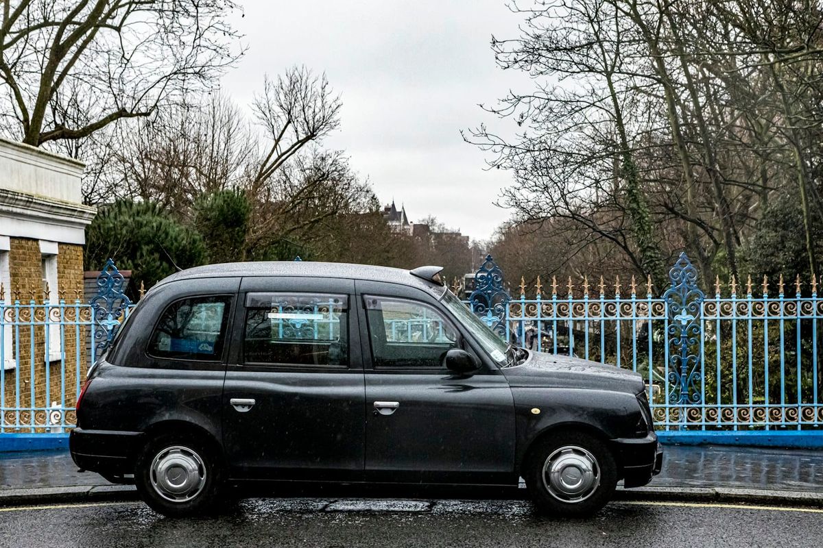 How to Become an Uber Driver UK 2026: Requirements, Income and Insurance