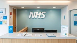 NHS Low Income Scheme UK: HC1 Form, Who Qualifies and What It Covers