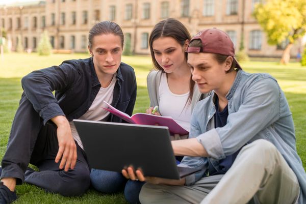 Top 15 Engineering Colleges in the UK: Global Rankings & Comparison