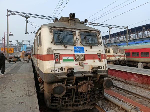 Tragic Stampede at New Delhi Railway Station Claims 17 Lives
