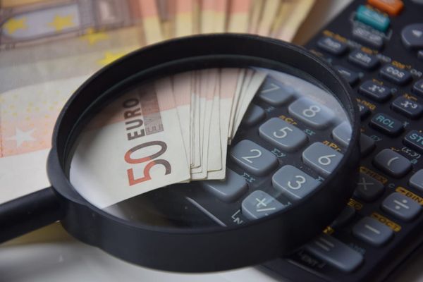 Redundancy Pay UK 2026: Calculator, Tax Rules & What You're Entitled To