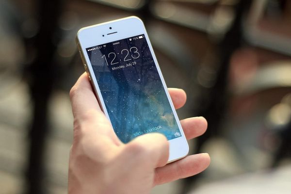 Mobile Phone Insurance UK 2026 - Cover Types Explained