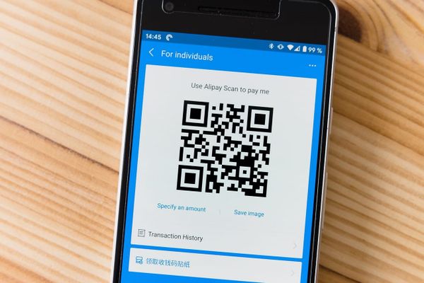 Monzo Review UK 2026: Pros, Cons, Savings & Is It Worth It?