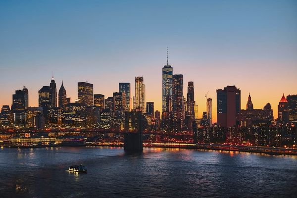 Content writing services in the US: what mid-market buyers actually pay