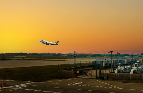 UK Visa In-Country vs Out-of-Country Applications 2026: Which Applies and Why It Matters