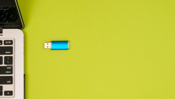 Broadband Dongles Explained: USB Mobile Broadband in the UK