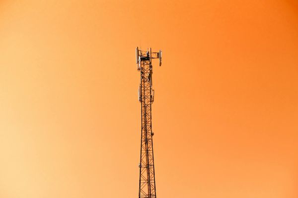 WiFi Extenders and Range Extenders: What They Are and Whether They Help