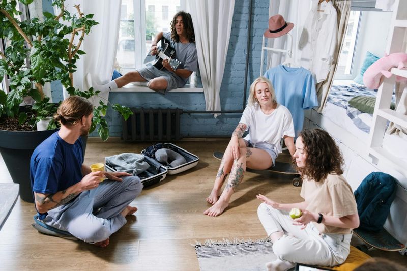 Broadband for Students in the UK: What to Know About Halls and Private Renting post image