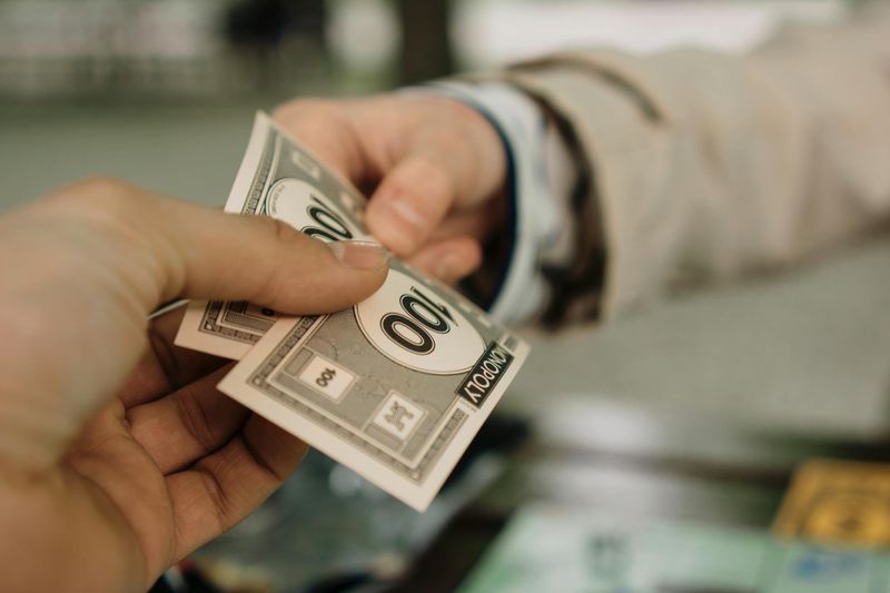legal fees cost money uk