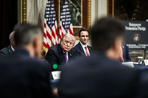 Trump revives an industrial refinery proposal on the Gulf amid rising gas prices