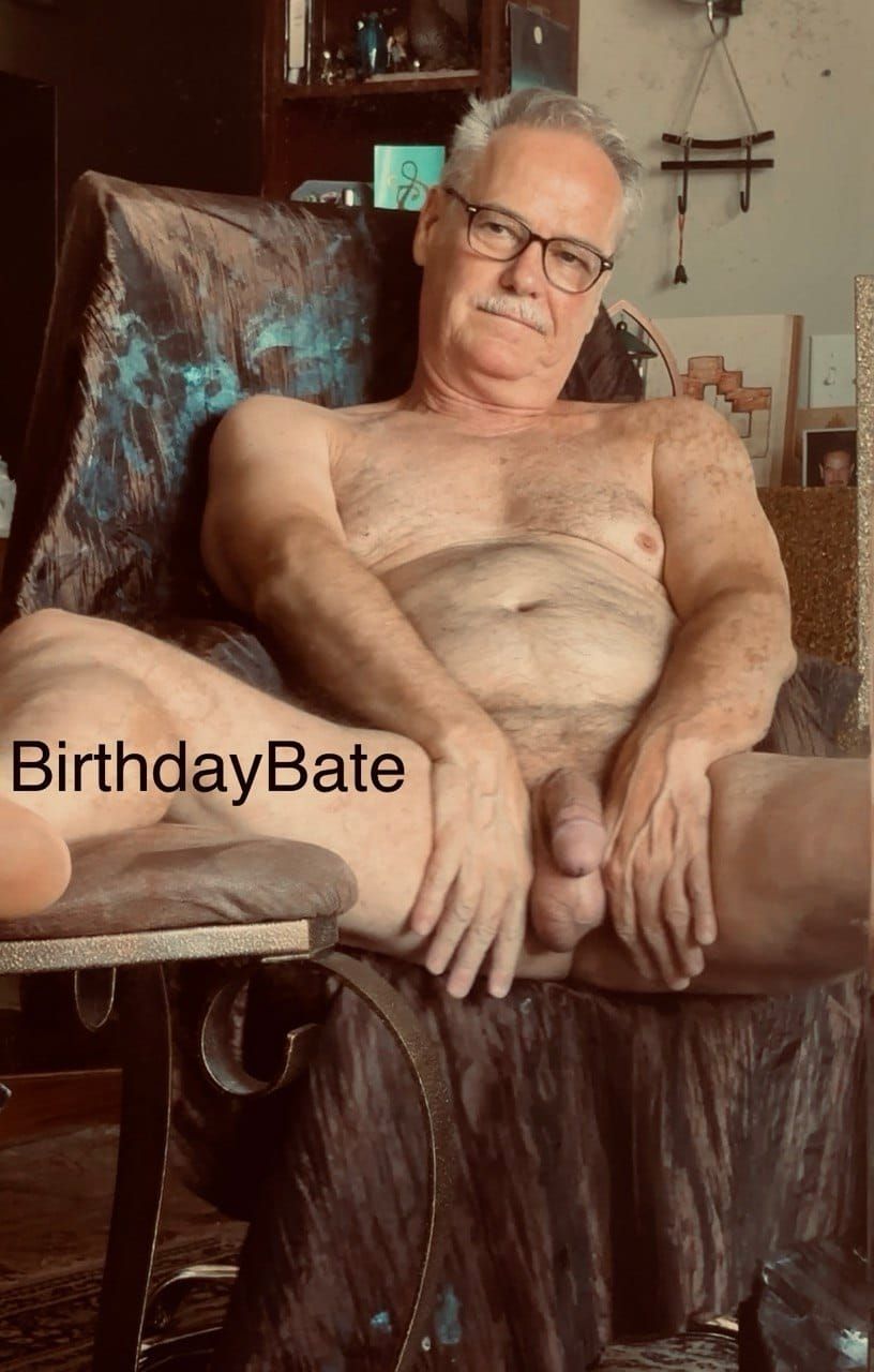 August BirthdayBate