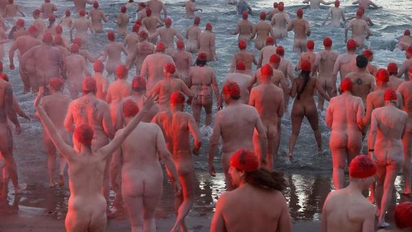 Three Thousand People Stripped Down for an Icy Sunrise Swim in Tasmania