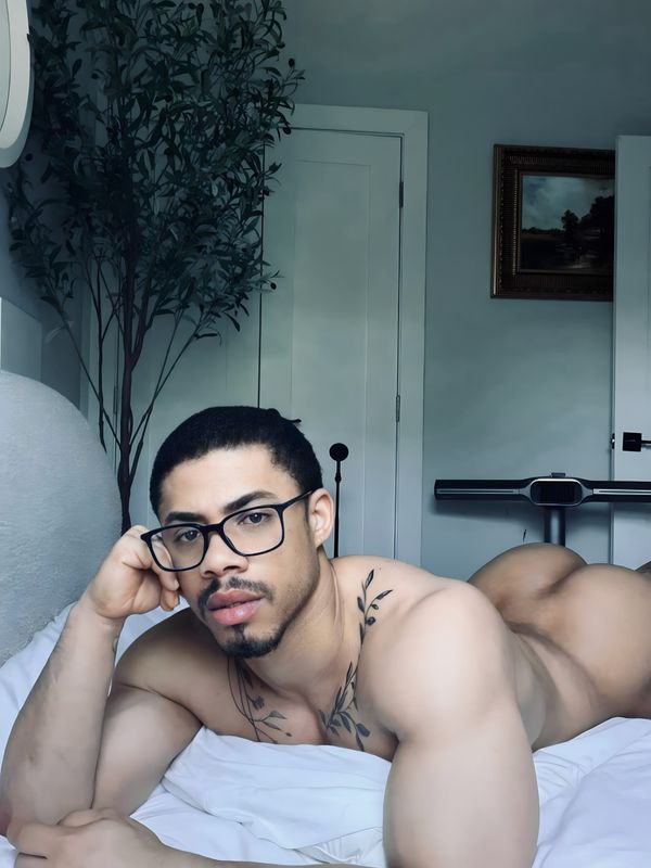 Men Will Make Passes at Boys Who Subscribe to GoNaked Magazine