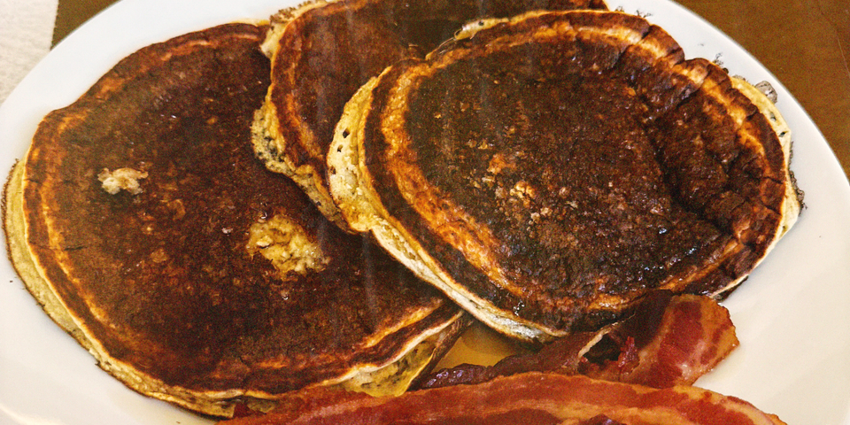 Banana and Oat Flour Pancakes