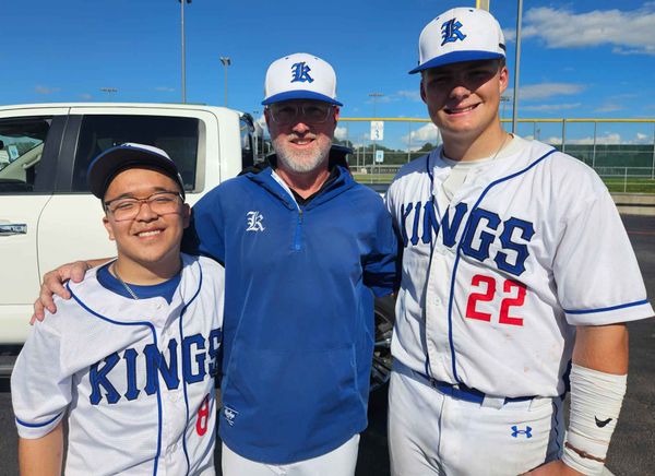 Gidden, Wilkins celebrate six-year run together with win on Senior Night