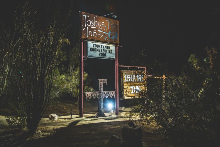 The sonic lure of a desert inn