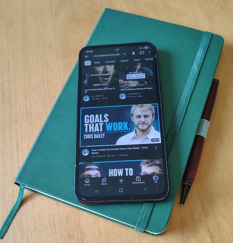 From passive podcast listening to active learning: My notes and takeaways from Chris Williamson's Podcast with Chris Bailey