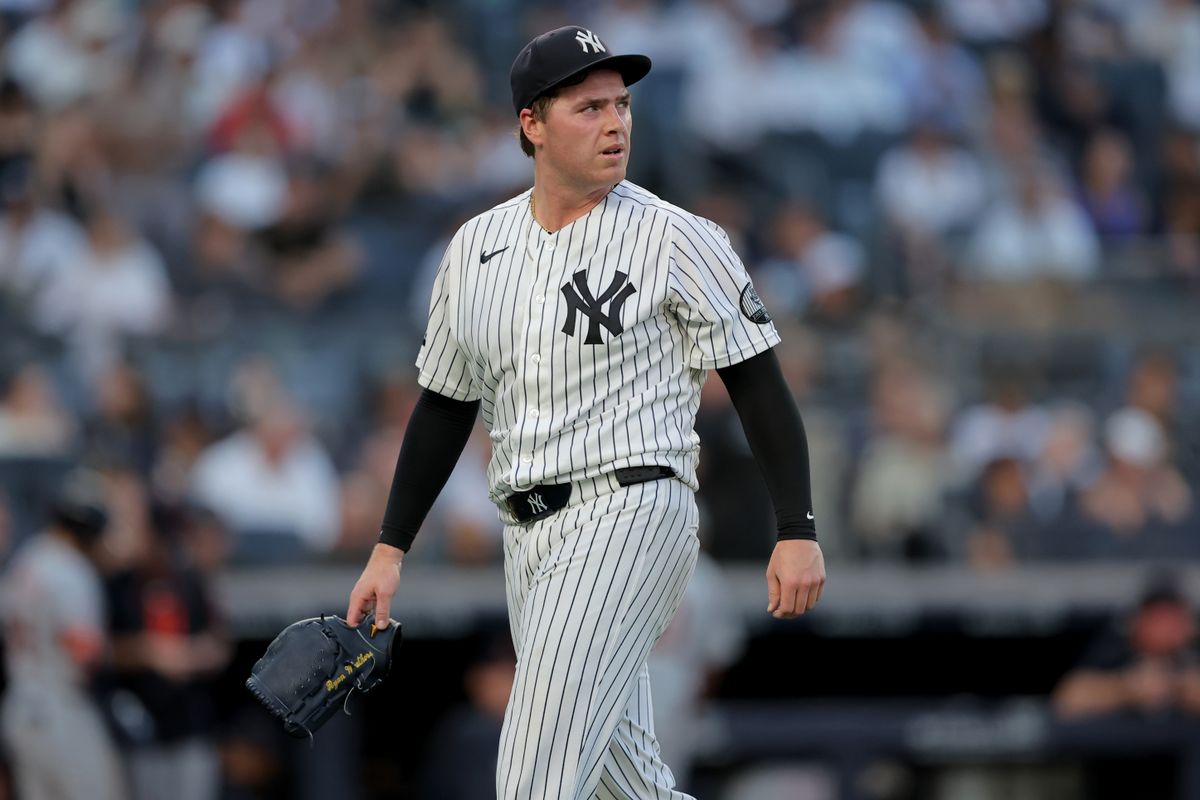 Yankees starting pitcher Ryan Weathers (40) reacts after being taken out of the game against the Detroit Tigers during the se